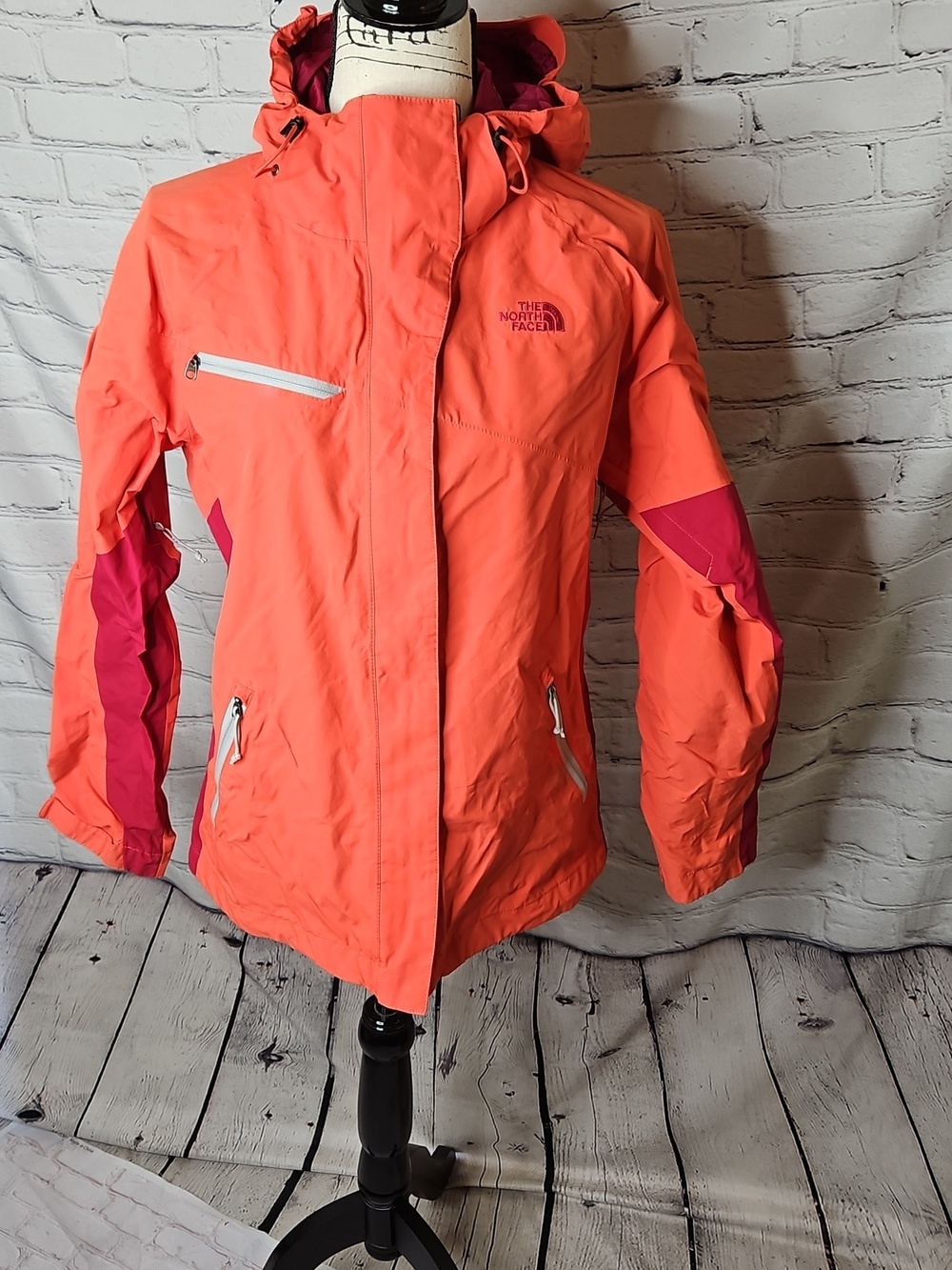 The North Face HyVent Triclimate Hood Jacket (missing liner) Women's Size Medium